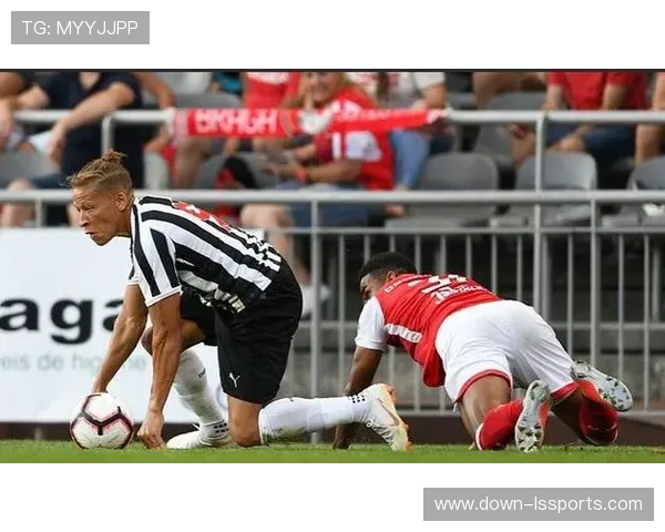 欧联杯费耶诺德战平凯尔特人,日本前锋表现活跃